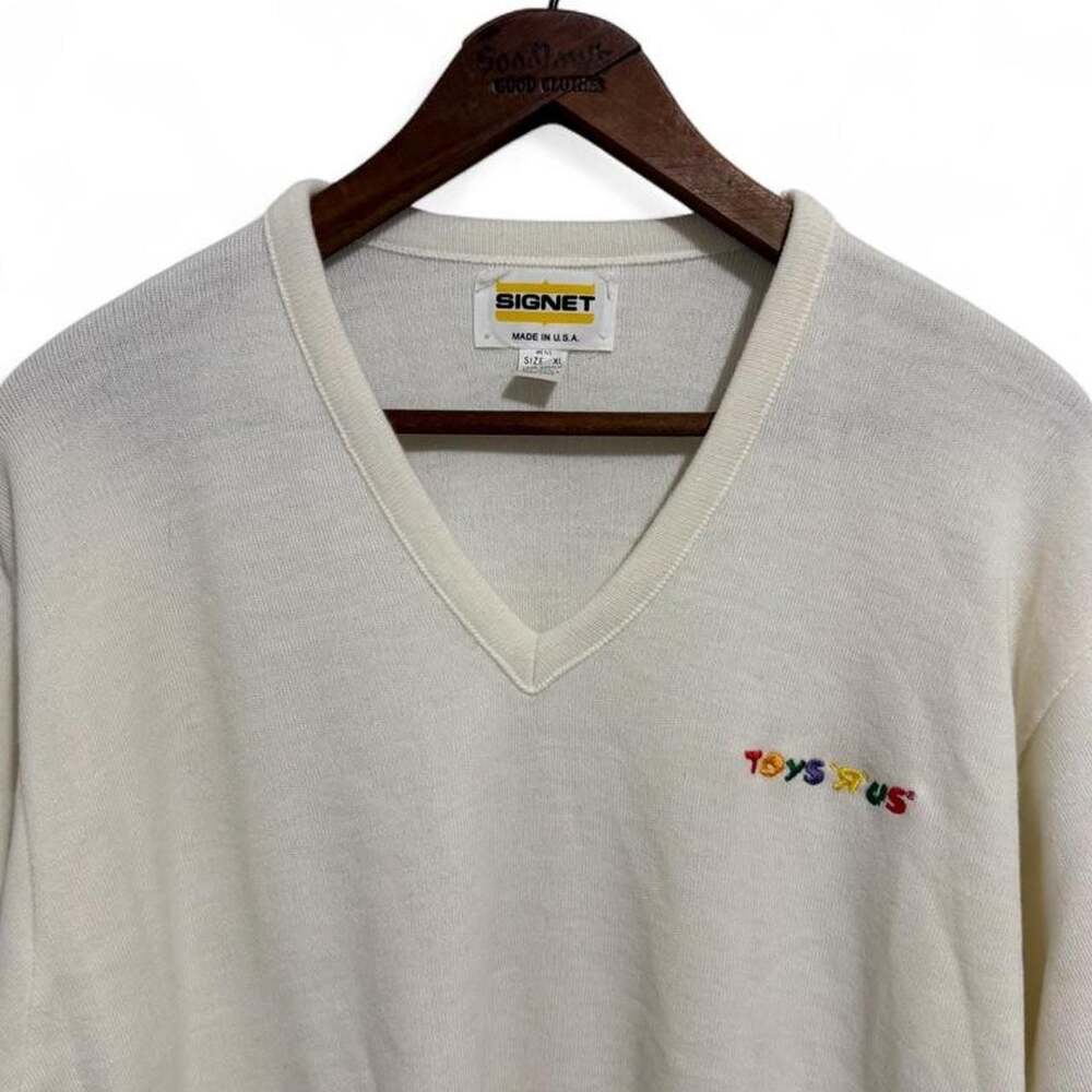 Vintage Signet Toys R Us Embroidered V-Neck Sweater White XL